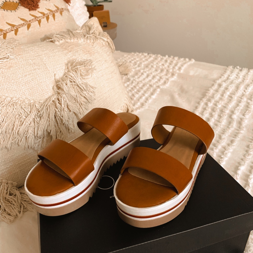 Sandal platforms